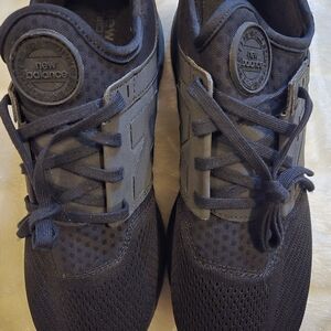 New Balance Men's Black Athletic Shoes